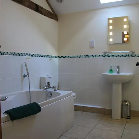 The Granary Self Catering Cottage Шрусбери Экстерьер фото